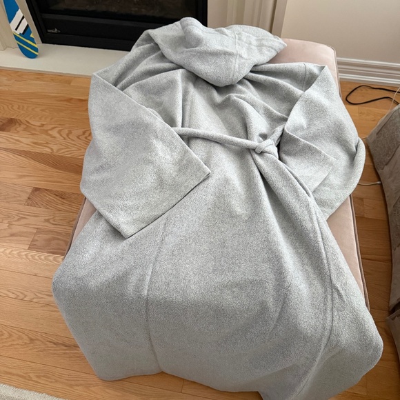 Reitmans Grey Hooded Robe - size xl - Picture 4 of 6